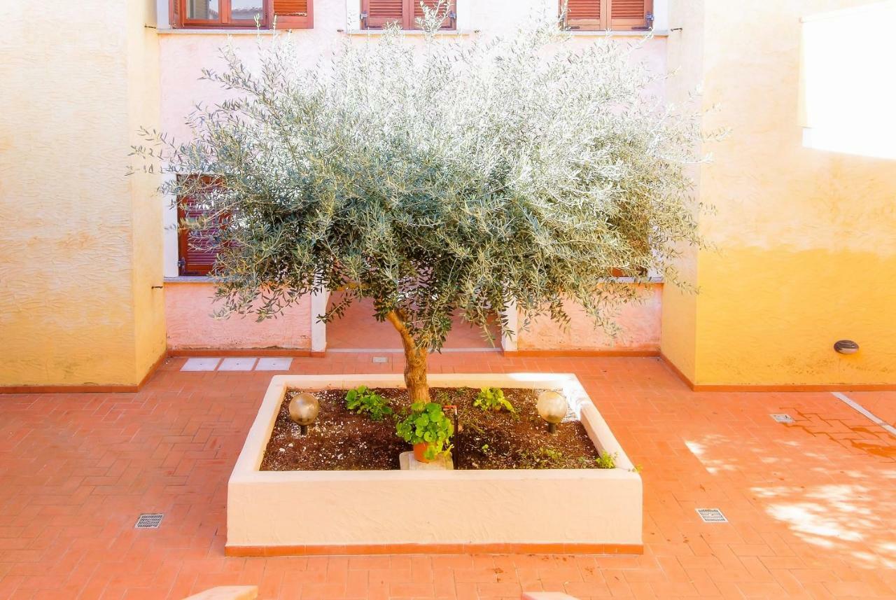 Calipso Lejlighed Santa Teresa Gallura Eksteriør billede